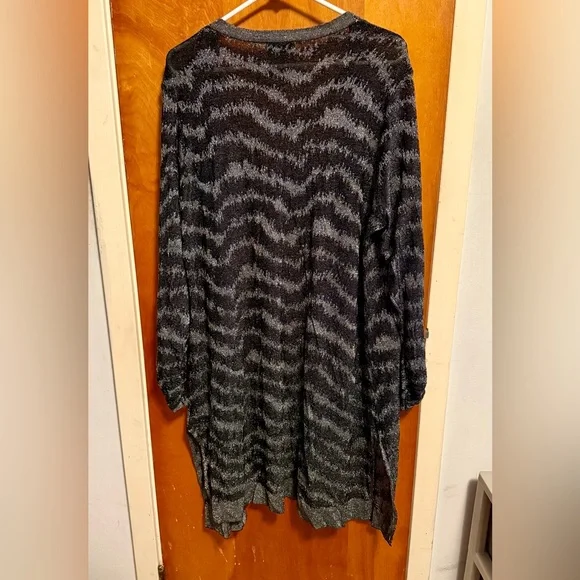 Belldini Metallic Black and Silver Cardigan - Picture 4 of 5